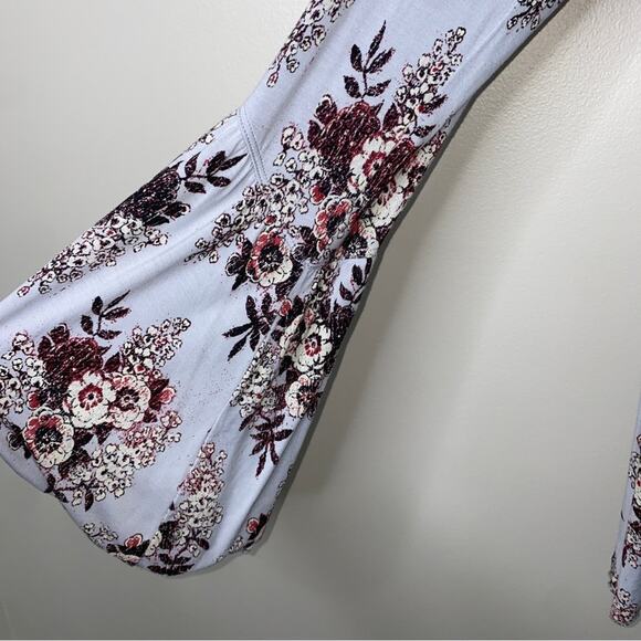 Free People Speak Easy Sky Blue Floral Long Bell Sleeves Tunic Blouse Top Medium - Picture 8 of 9